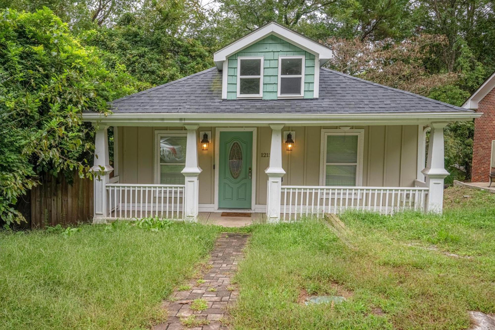 Charming 2Br Bungalow 4 Minutes To Duke University Дърам Екстериор снимка