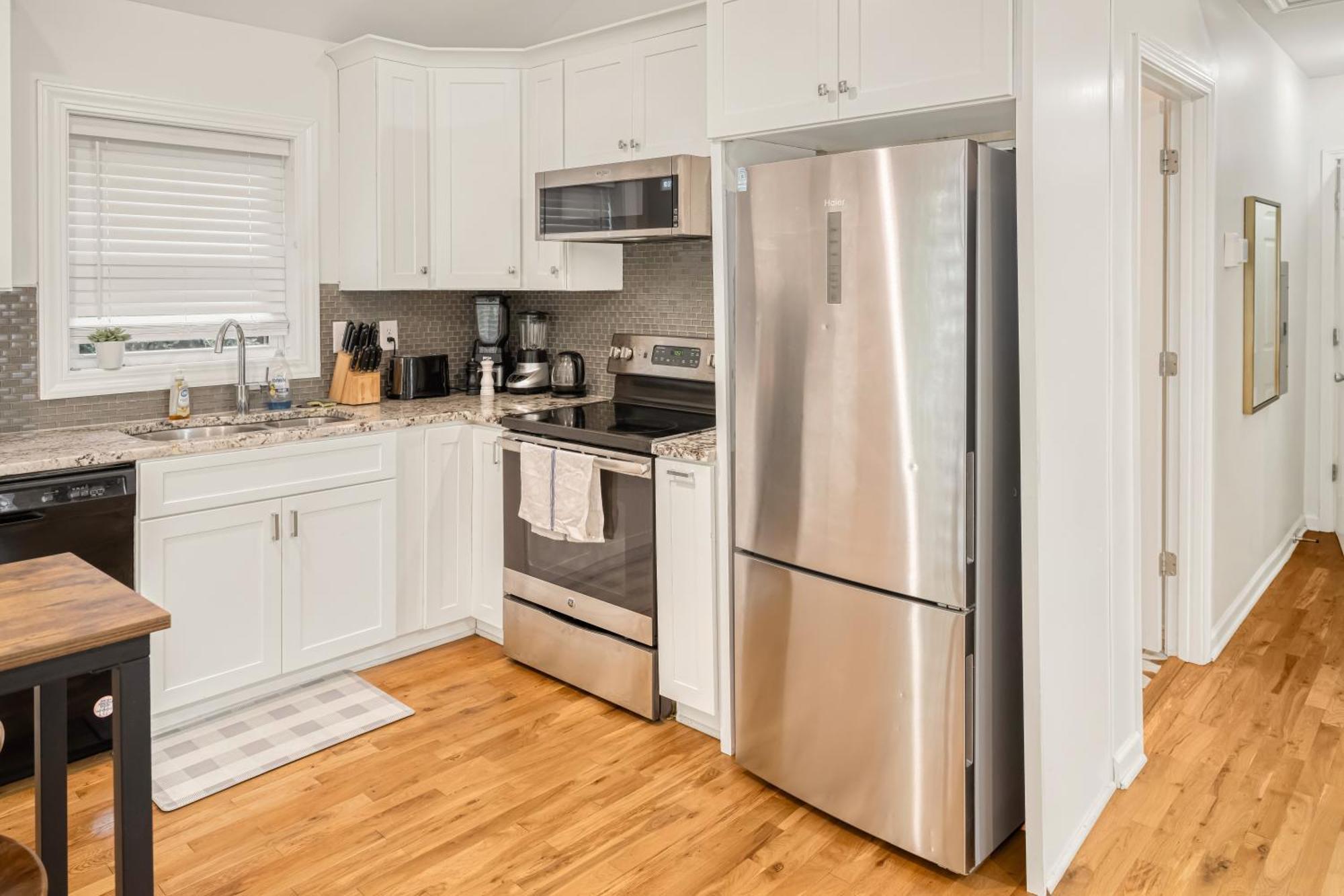 Charming 2Br Bungalow 4 Minutes To Duke University Дърам Екстериор снимка