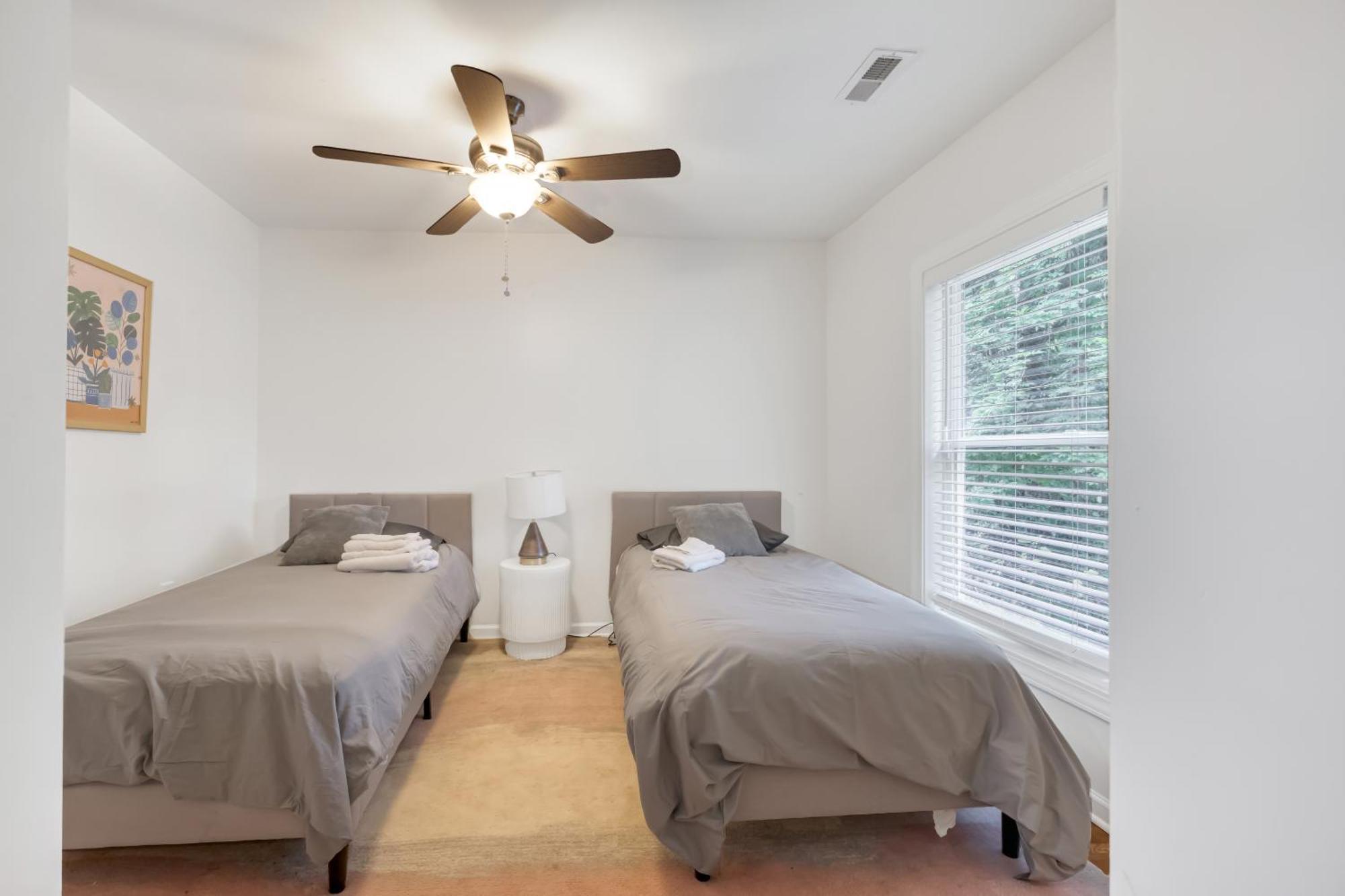 Charming 2Br Bungalow 4 Minutes To Duke University Дърам Екстериор снимка
