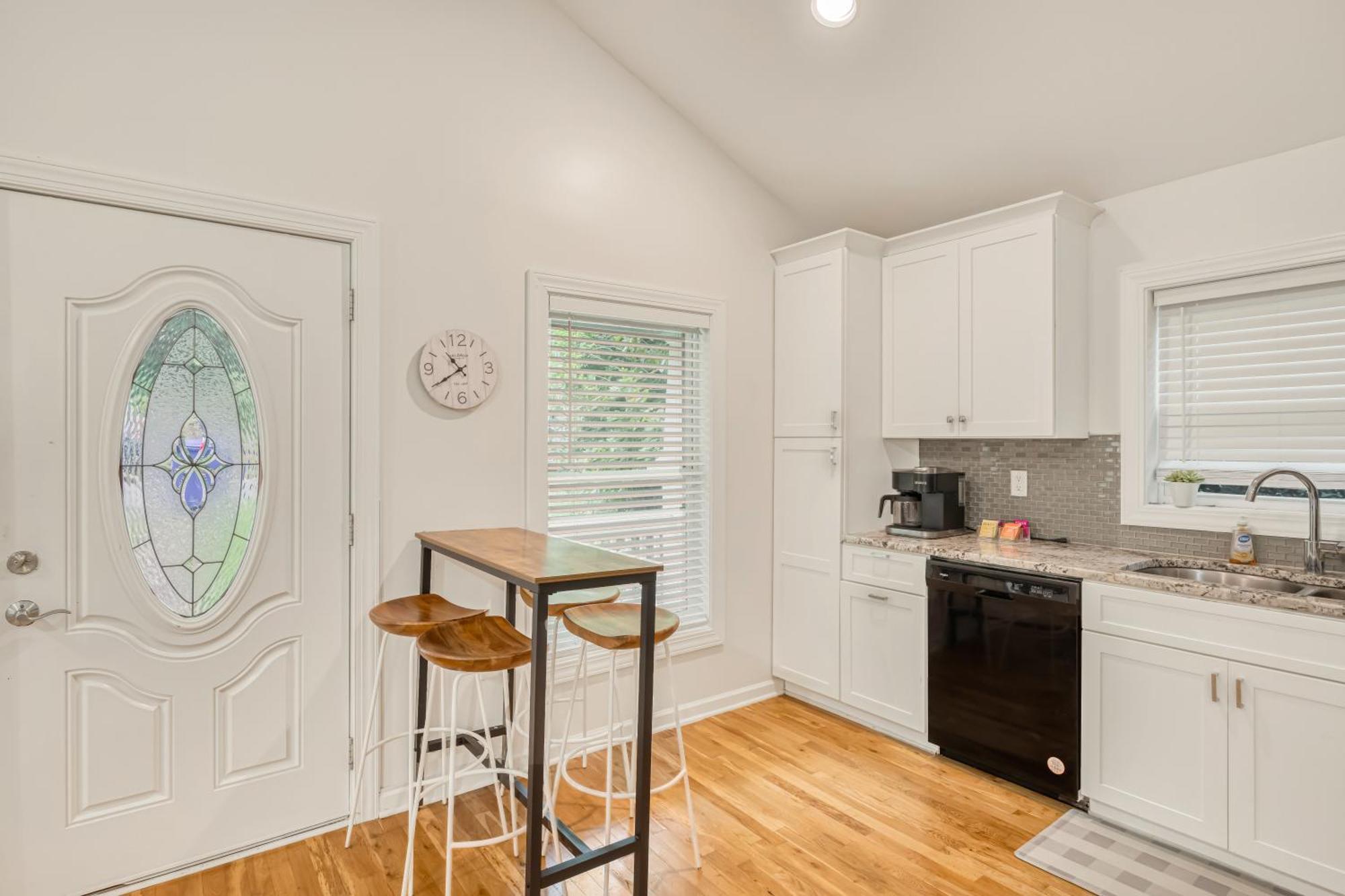 Charming 2Br Bungalow 4 Minutes To Duke University Дърам Екстериор снимка