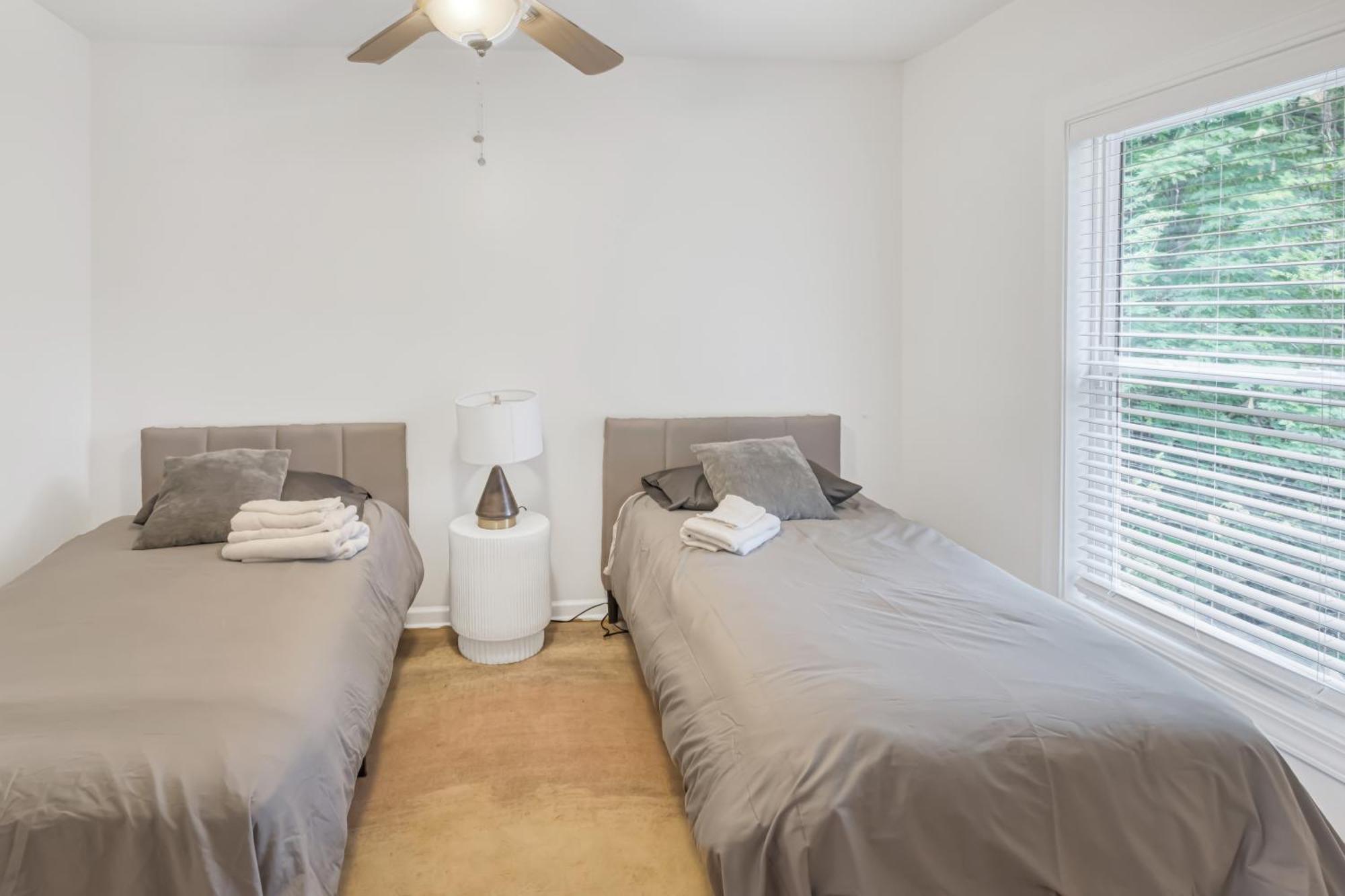 Charming 2Br Bungalow 4 Minutes To Duke University Дърам Екстериор снимка